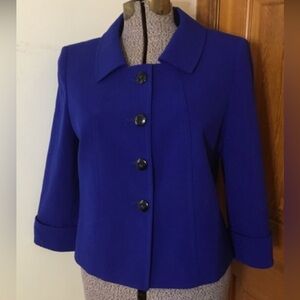 Tahari  Arthur S. Levine  purple blazer jacket size 12 in great condition